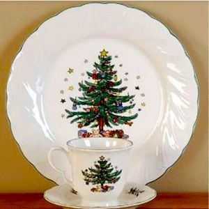 Retired Vintage NIKKO “Happy Holidays” Dinnerware